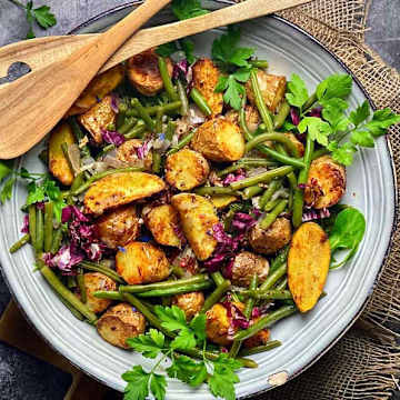 Salade de pommes de terre r&ocirc;ties et de haricots