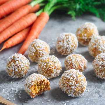 Boules d'&eacute;nergie au g&acirc;teau aux carottes