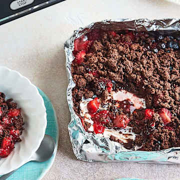 Chocolate Strawberry Crumble