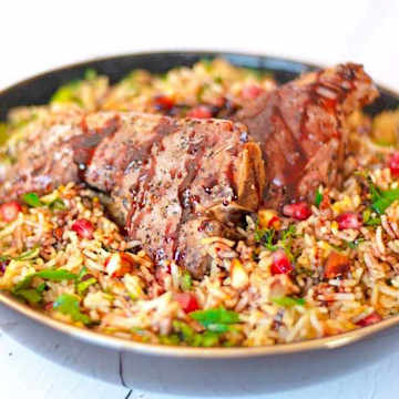 C&ocirc;telettes d'agneau grill&eacute;es avec riz pilaf