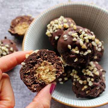 Boules de chocolat &agrave; la p&acirc;te &agrave; biscuits sans cuisson