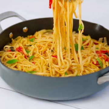 Linguine aux tomates et au basilic
