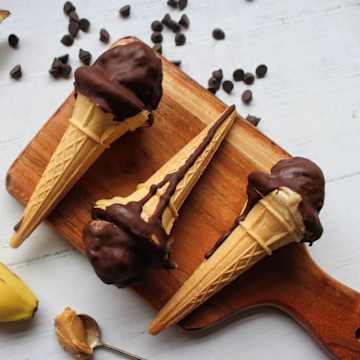 C&ocirc;nes de chocolat &agrave; la banane et aux p&eacute;pites de chocolat