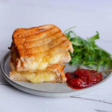 Toastie aux trois fromages