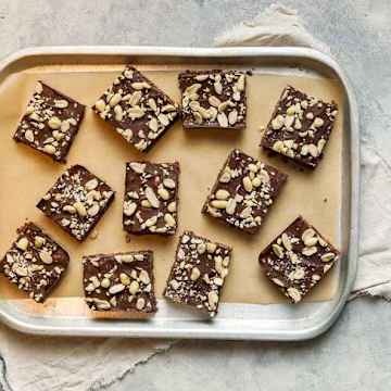 No Bake Cacao Peanut Butter Oat Bars