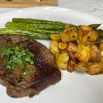 Cilantro Lime Pepper Rubbed Steaks with Chili Garlic Roasted Potatoes and Roasted Asparagus