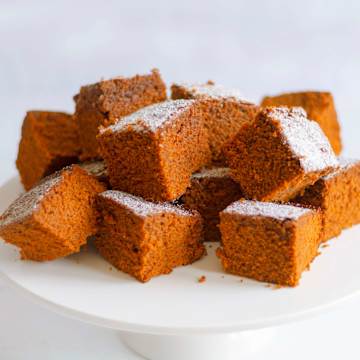 Rich Dark Gingerbread Cake