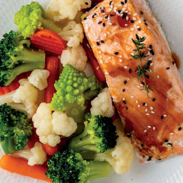 Steamed Asian Salmon with Vegetables