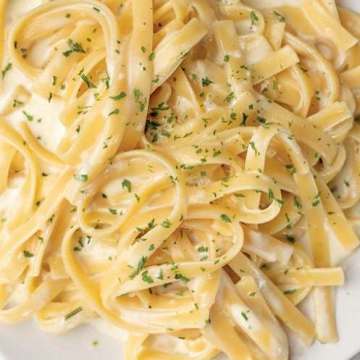 One Pan Creamy Garlic Pasta