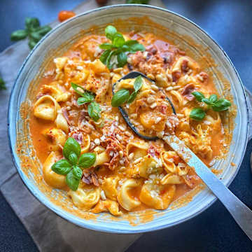 Cremige Tortellini