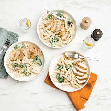 Chicken with creamy pasta