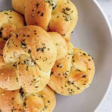 Pull-Apart Garlic Knots