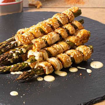 Spargel im Bl&auml;tterteig mit Sauce Hollandaise