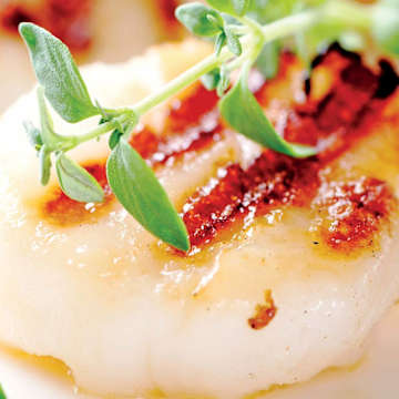 Grilled Scallops with Zesty Zucchini