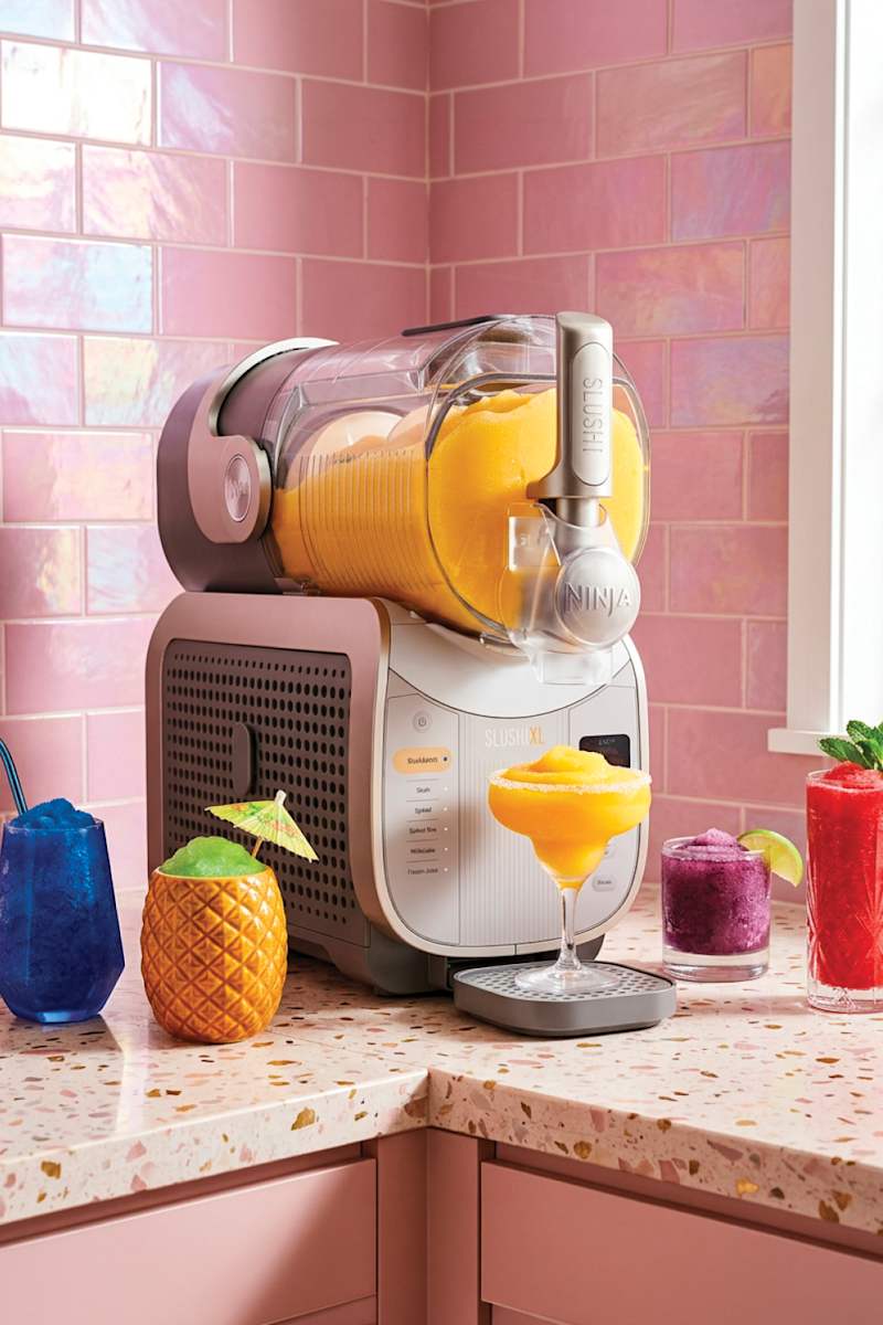 Ninja SLUSHi XL Slushie Machine in Cream