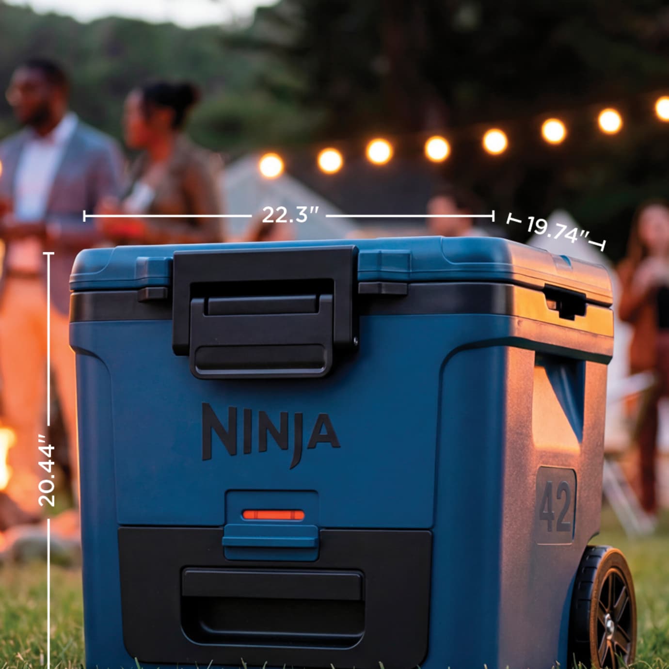 J-2B / 20° Cooler ' N The Shade Ninja FrostVault™ 42qt Cooler with Wheels in White | SharkNinja