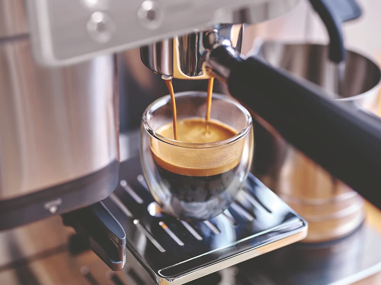 Erogazione espresso con Ninja Luxe Café Premier Plus ES655EU