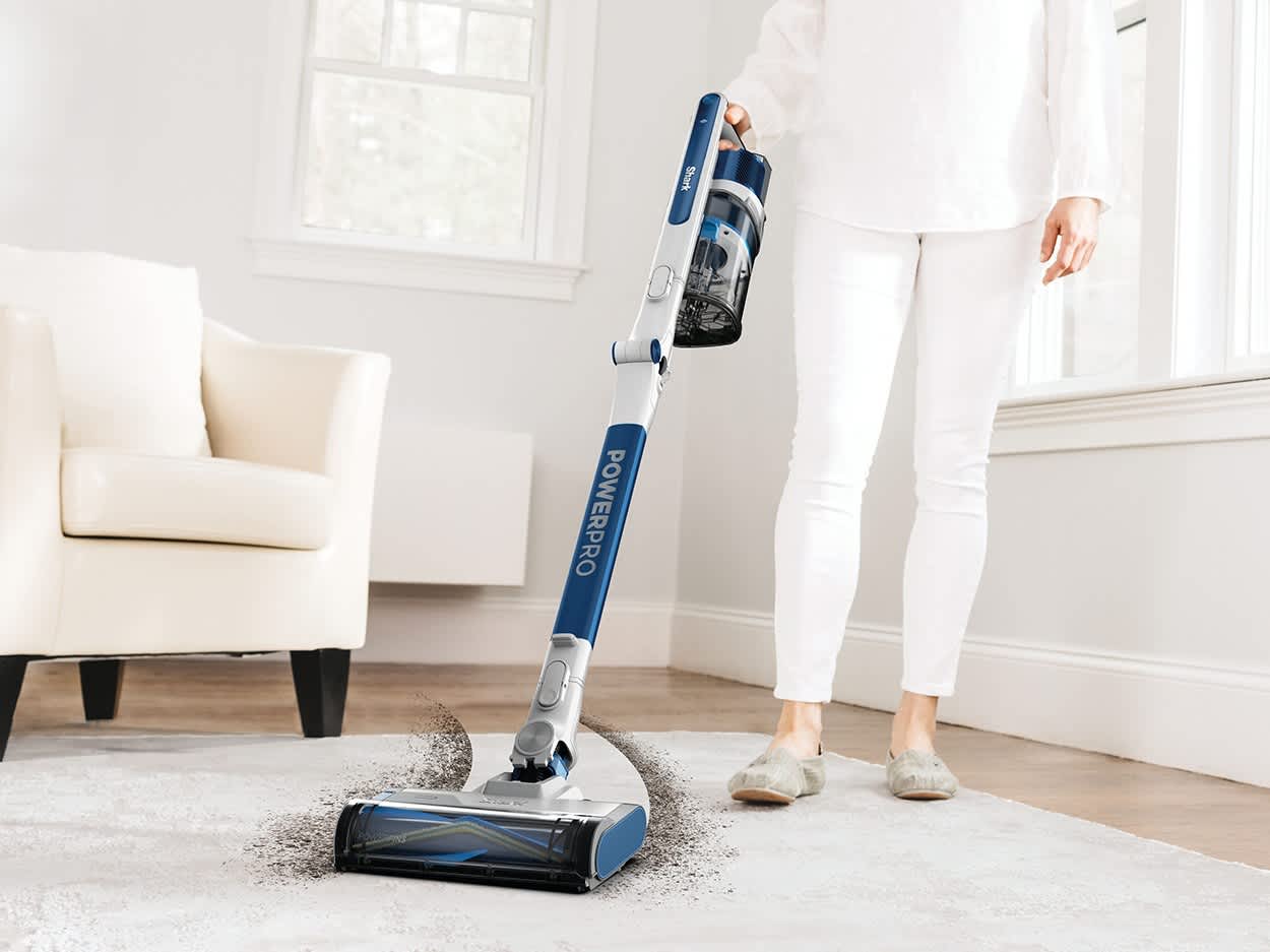Shark PowerPro Aspirateur sans Fil, Technologie FloorDetect, Anti-emmêlement, Système Anti-allergène, Léger, Flexible, Mode Portatif, 50 Min d’autonomie, Bac à poussière XL, Bleu Métallisé IZ380EU