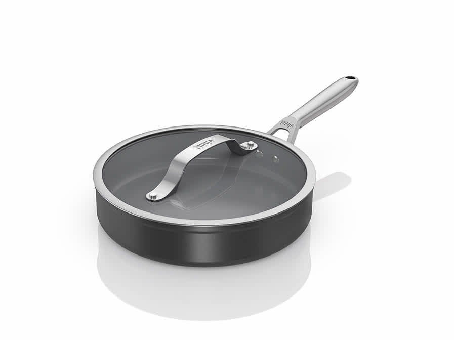 Saut&eacute; Pans