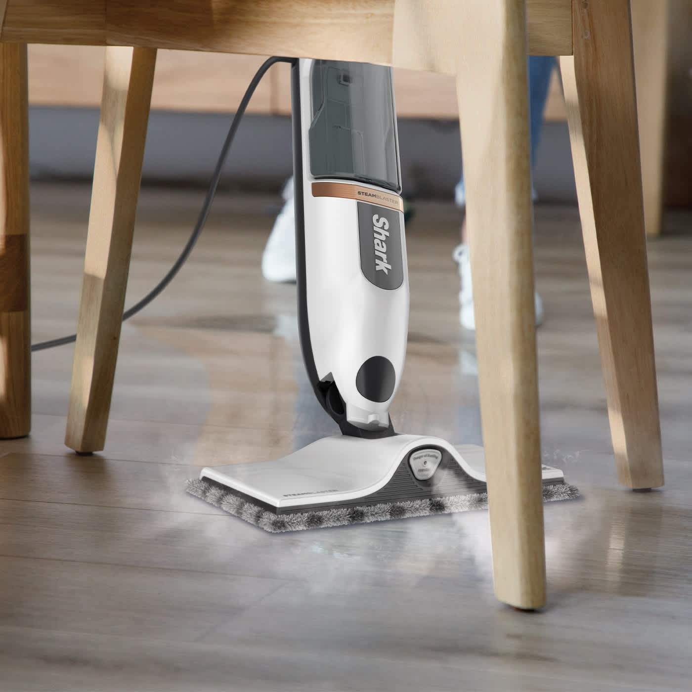 SteamSpot S2001EU reinigt Oberfl&auml;chen hygienisch mit kraftvollem Dampf
