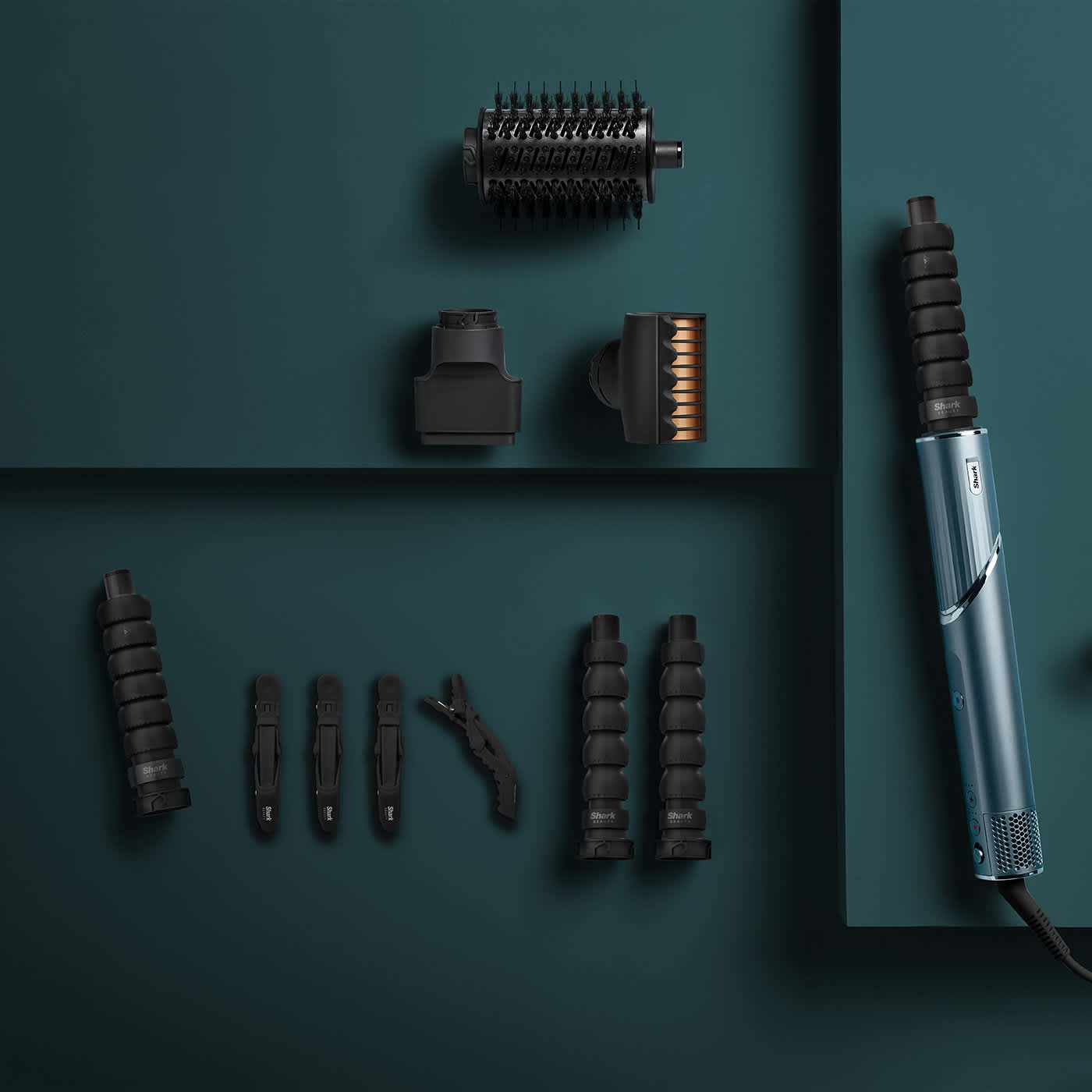 Shark FlexStyle ottanio con i suoi accessori