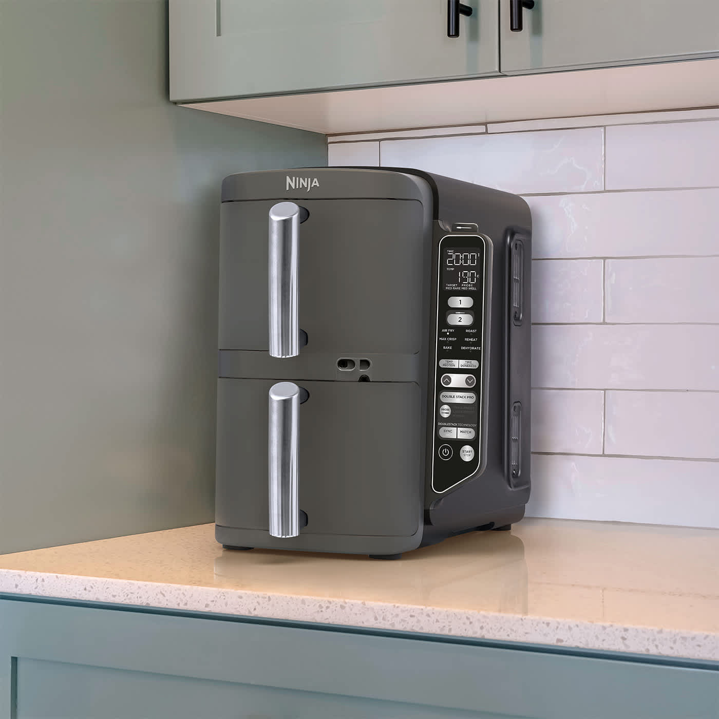 Air Fryer Ninja Double Stack XL 9,5l SL451EU stojący na blacie kuchennym i mieszczący się pod szafką
