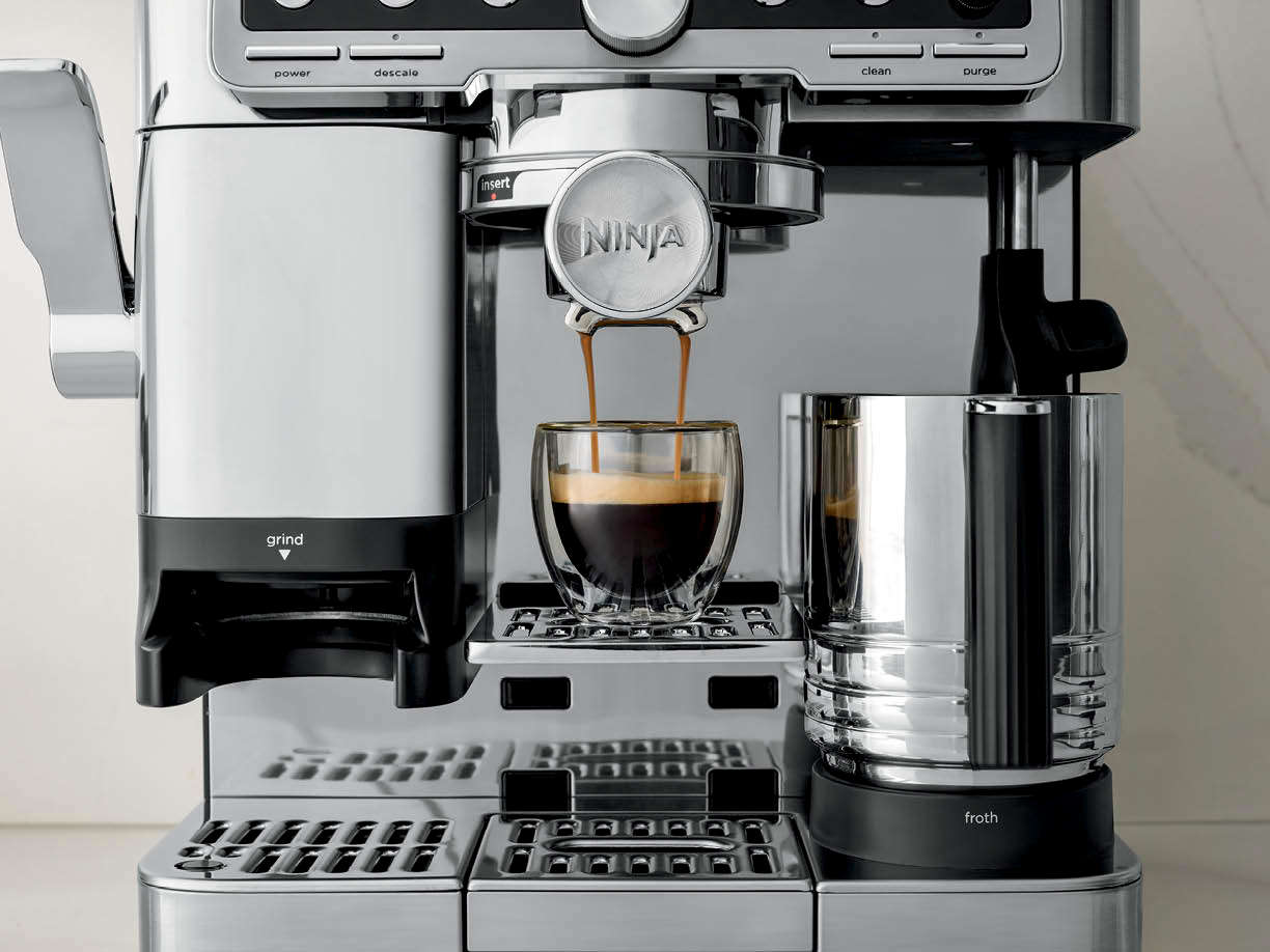 Aromatyczne espresso przygotowywane w ekspresie do kawy Ninja