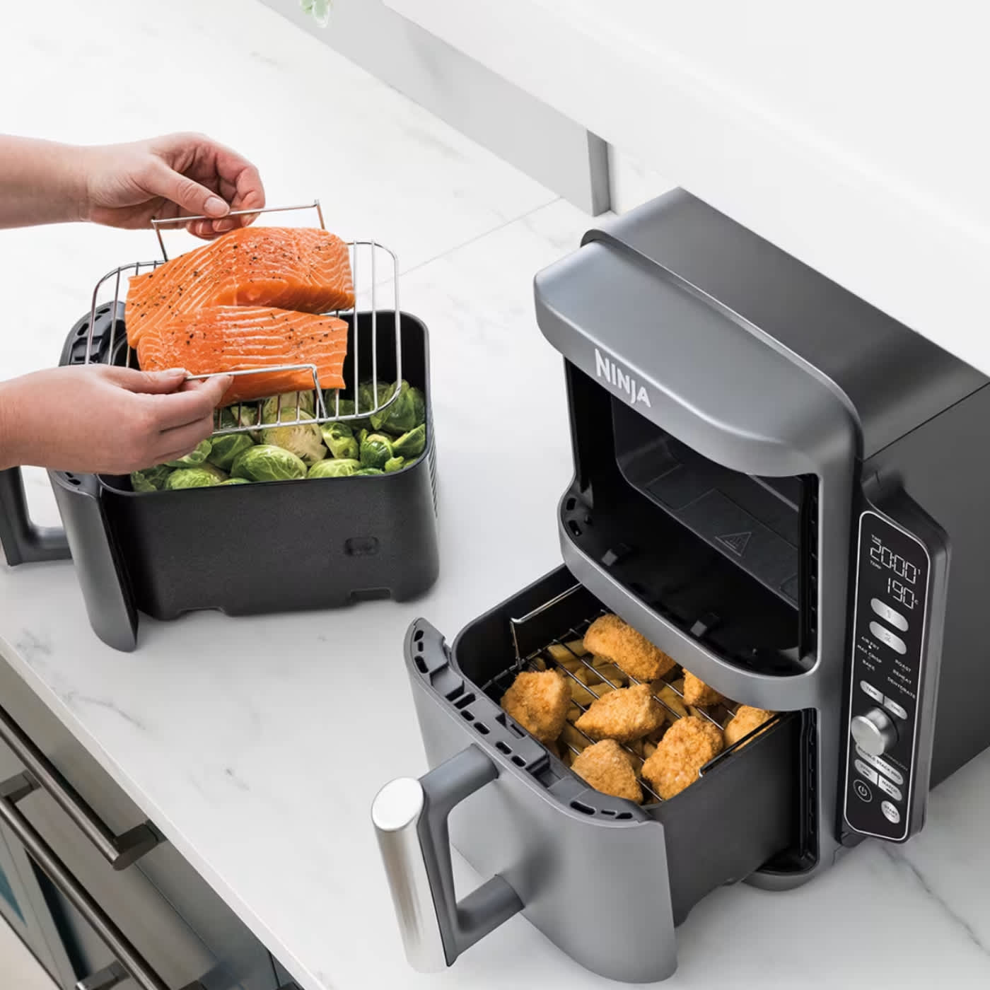 Ninja air fryer SL400EU cocinando muchos alimentos a la vez