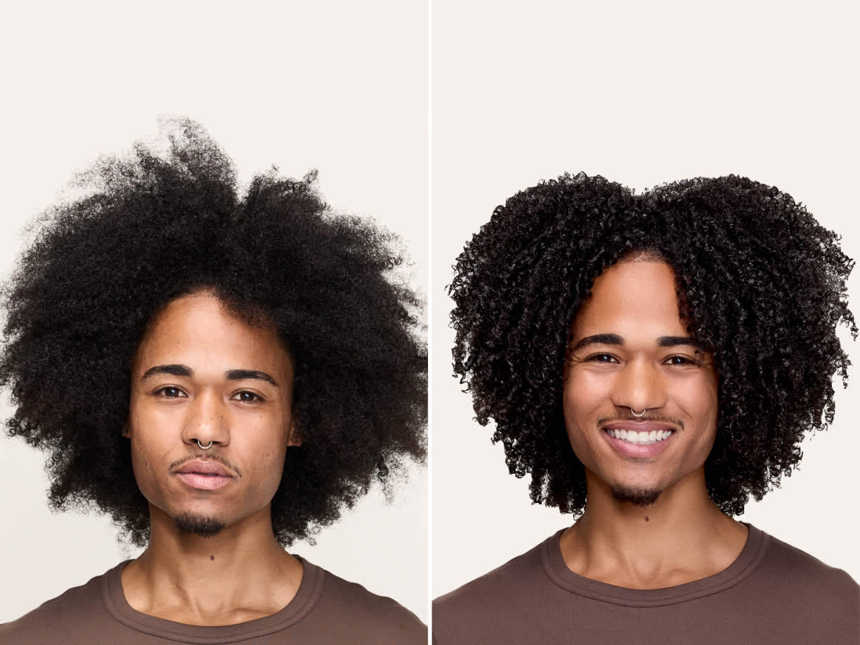 Hombre con rizos definidos antes y despu&eacute;s de usar el secador
