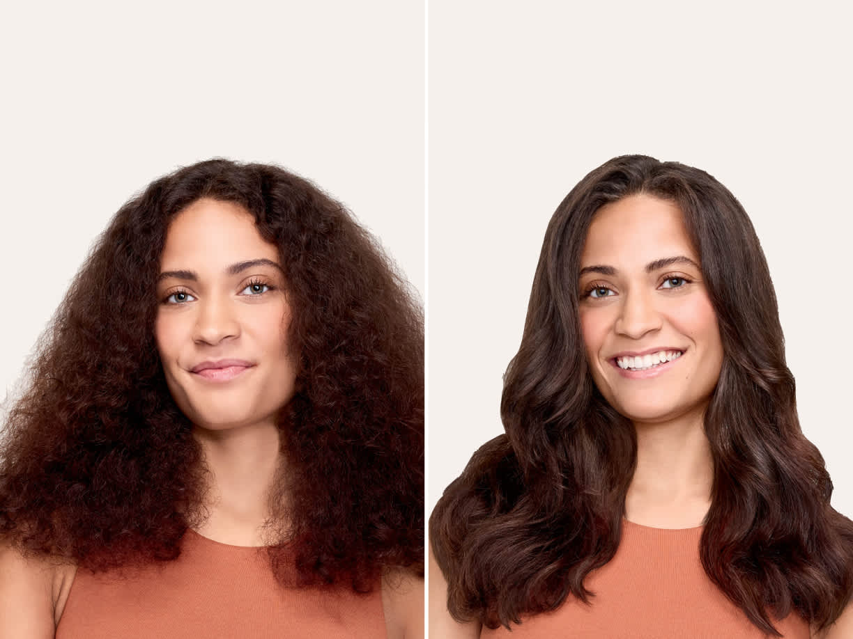 Mujer con pelo largo antes y despu&eacute;s de usar el secador