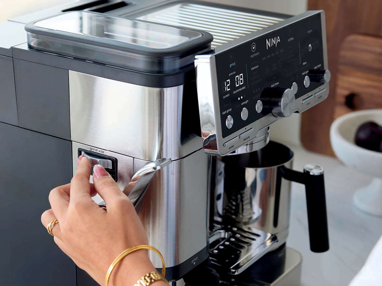 Built-in scale & grinder