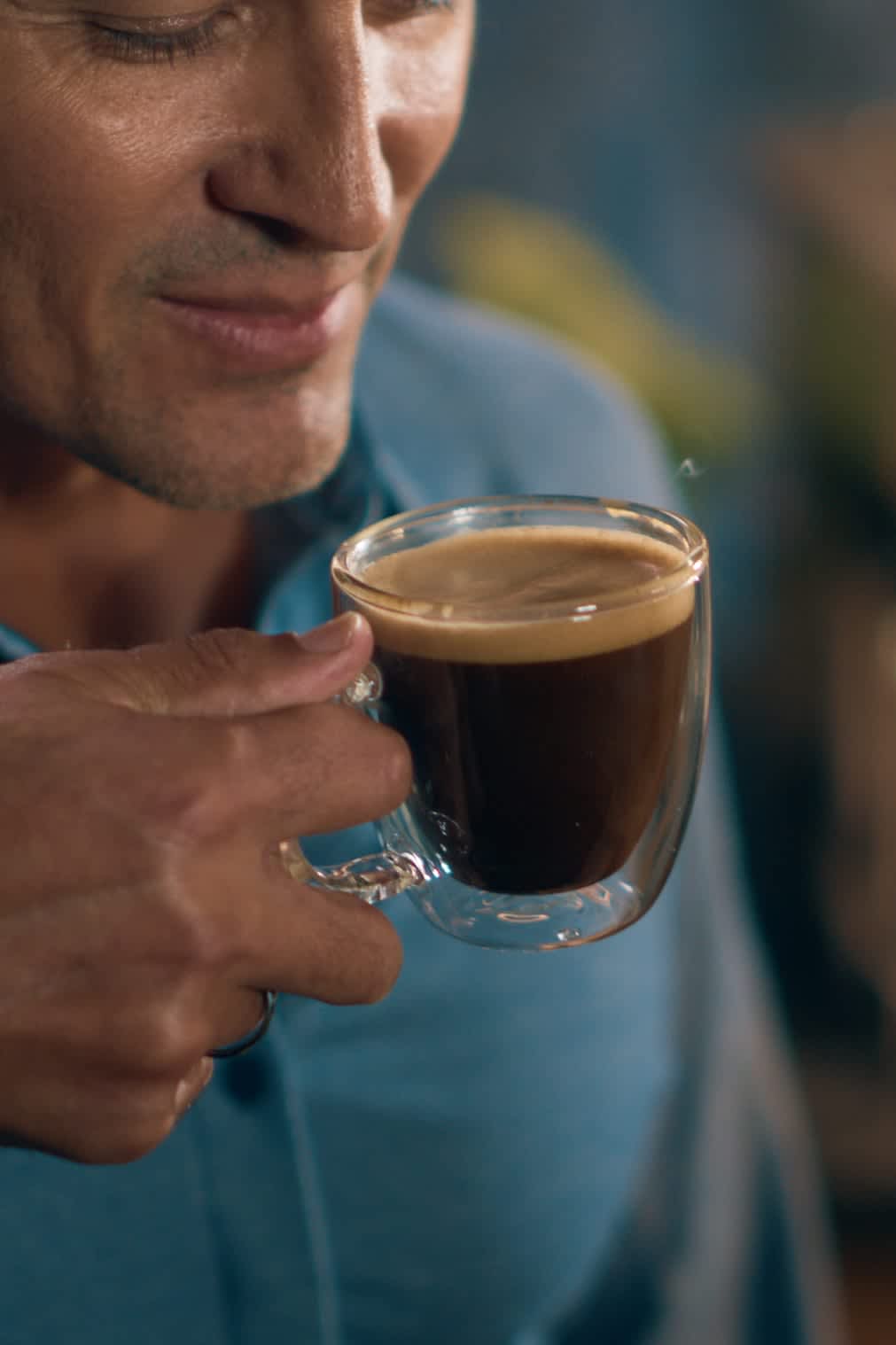 Vous pr&eacute;f&eacute;rez une approche plus simple ? Le syst&egrave;me Barista Assist peut vous guider, avec des recommandations d'experts bas&eacute;es sur vos go&ucirc;ts. Le moulin reconna&icirc;t m&ecirc;me le panier que vous utilisez et ajuste automatiquement les r&eacute;glages, pour que vous n'ayez pas &agrave; le faire. 