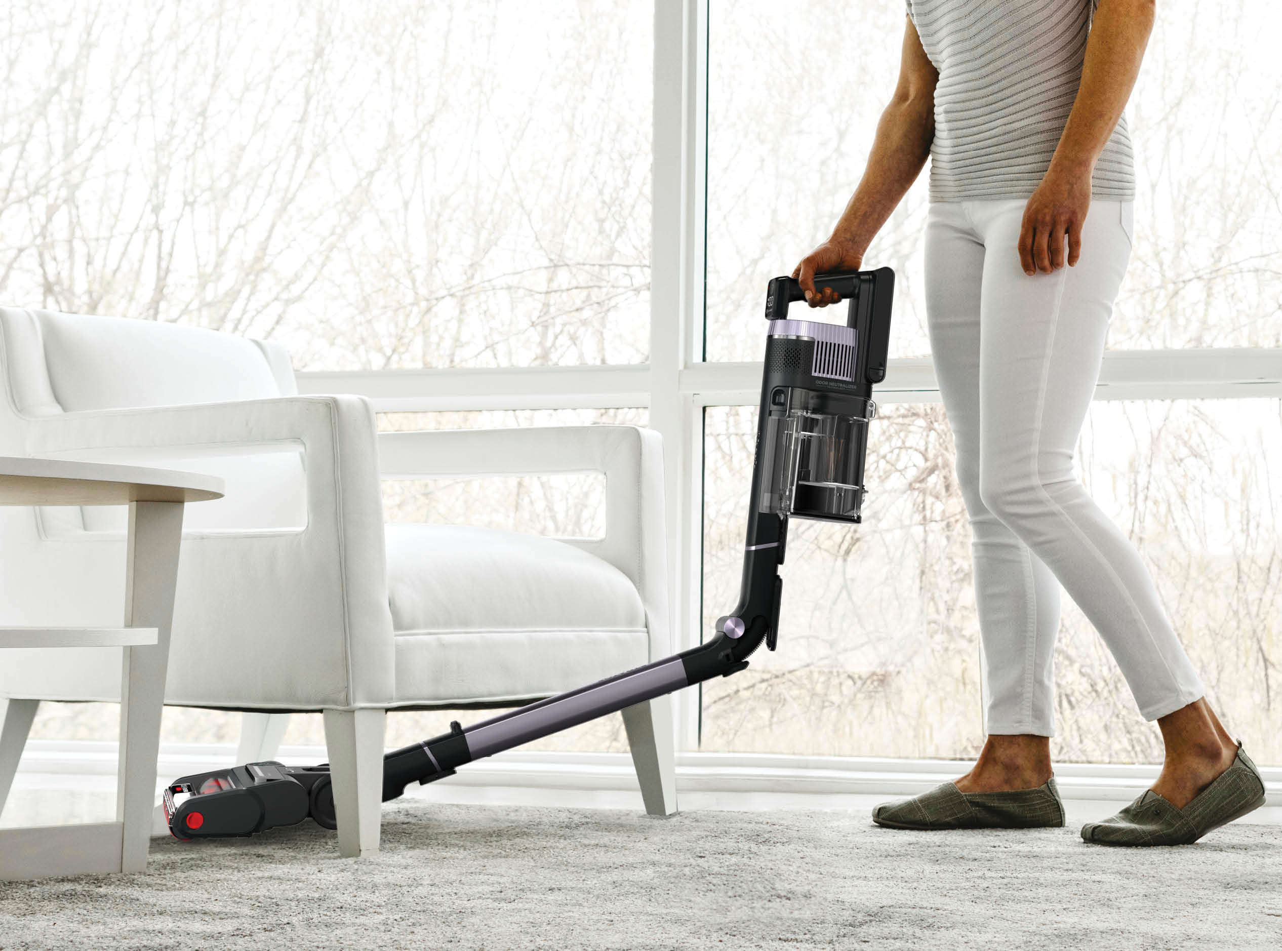 Bends down, so you don&rsquo;t have to.