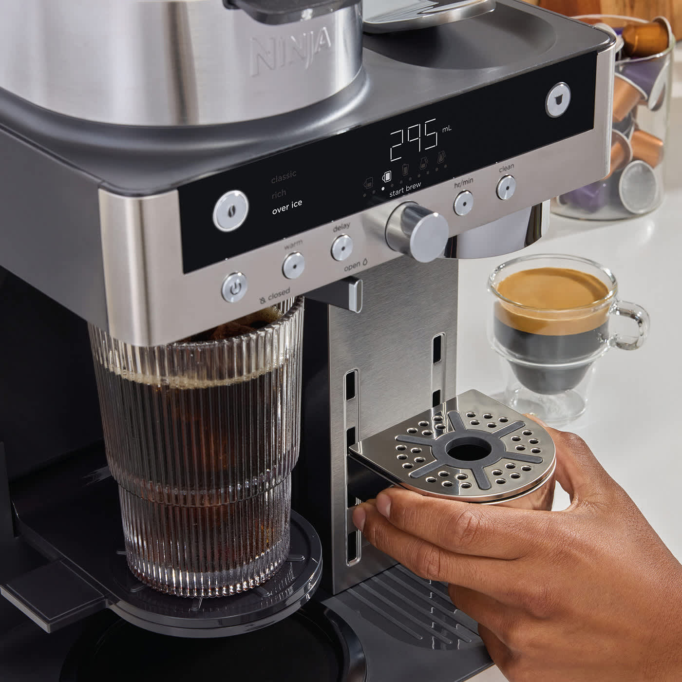 Bryg dine foretrukne Nespresso&reg; Original-kapsler* i 4 espressostile
