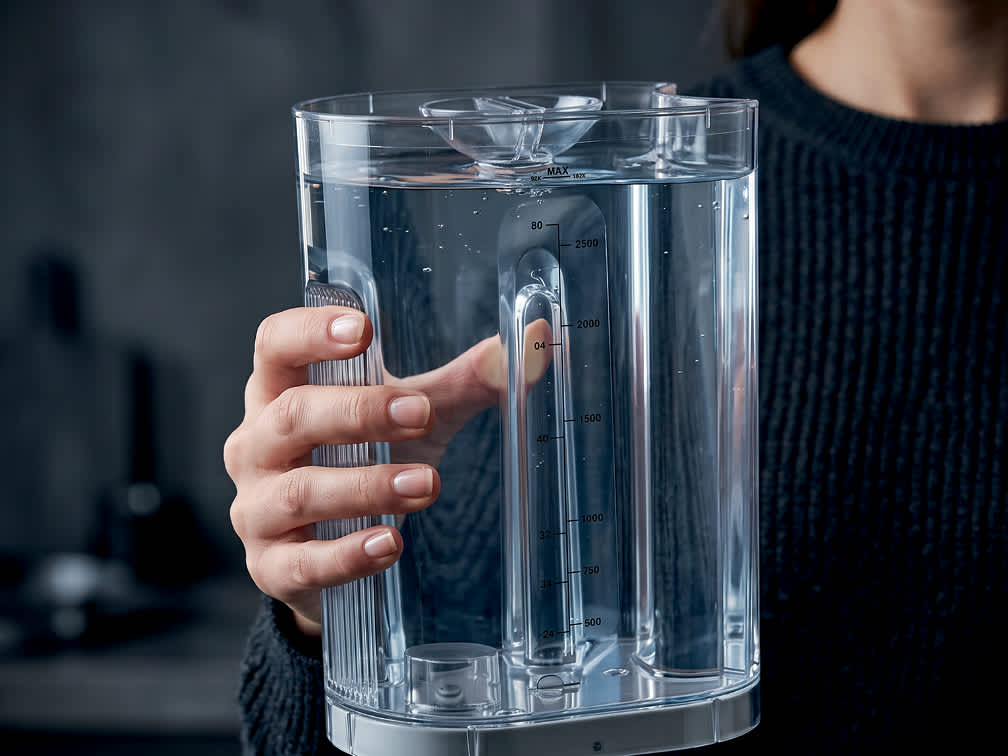 Refill with one hand