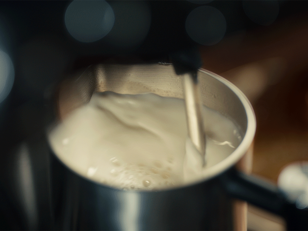 Moussage facile et mains libres