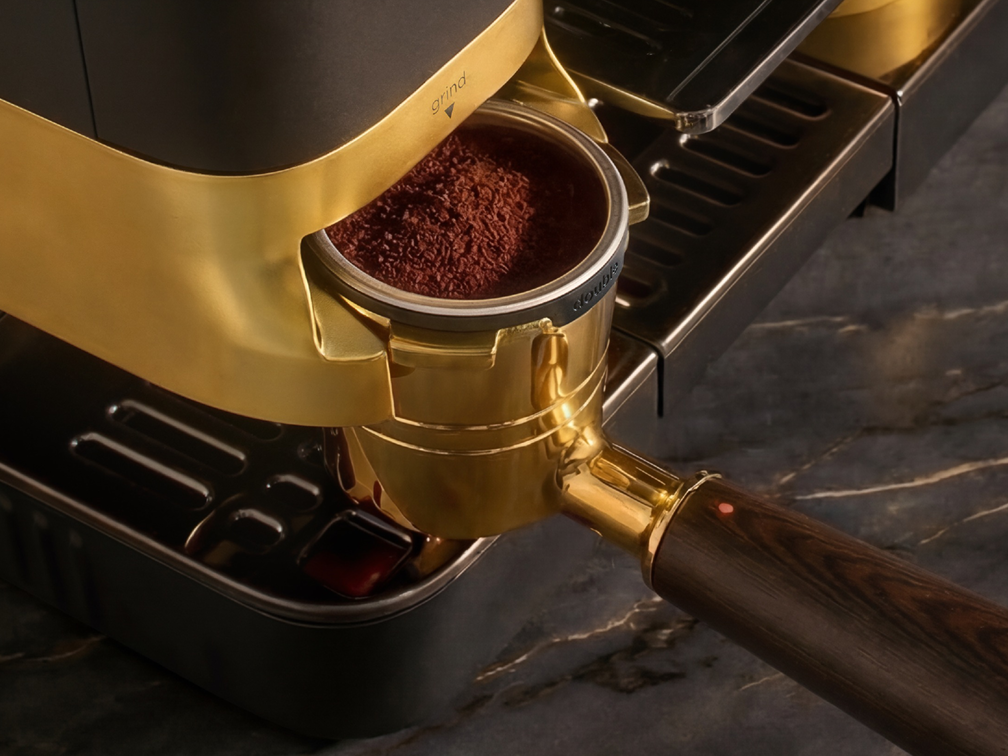 Built-in scale & grinder