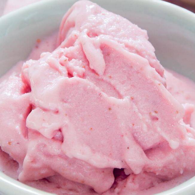 Frozen Yogurt with Strawberries, Quickly Thawed in Air Fryer